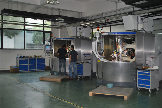 塑膠注塑模具製造滑塊用油壓油（yóu）缸抽芯機構